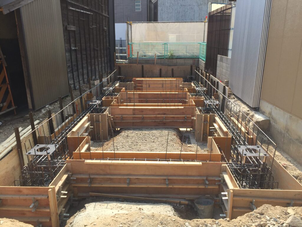 岐阜県岐阜市「東材木の家」鉄骨３階建　スキップフロア　狭小敷地　現場