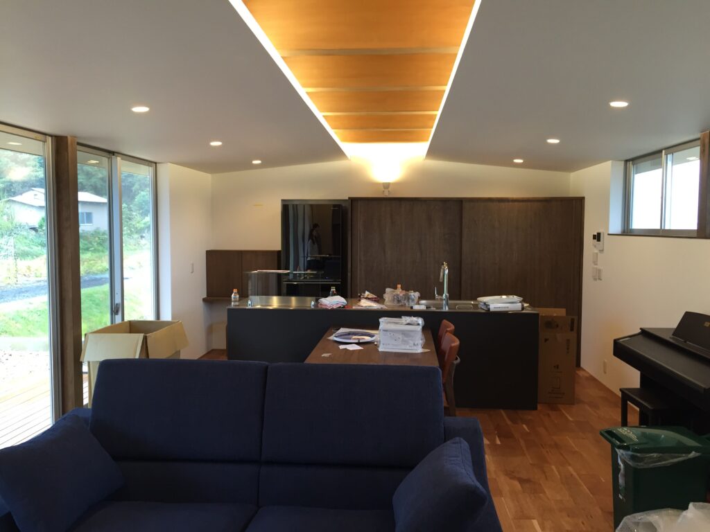 岐阜県山県市「梅原の家」木造２階建て　ガレージハウス　お引渡し