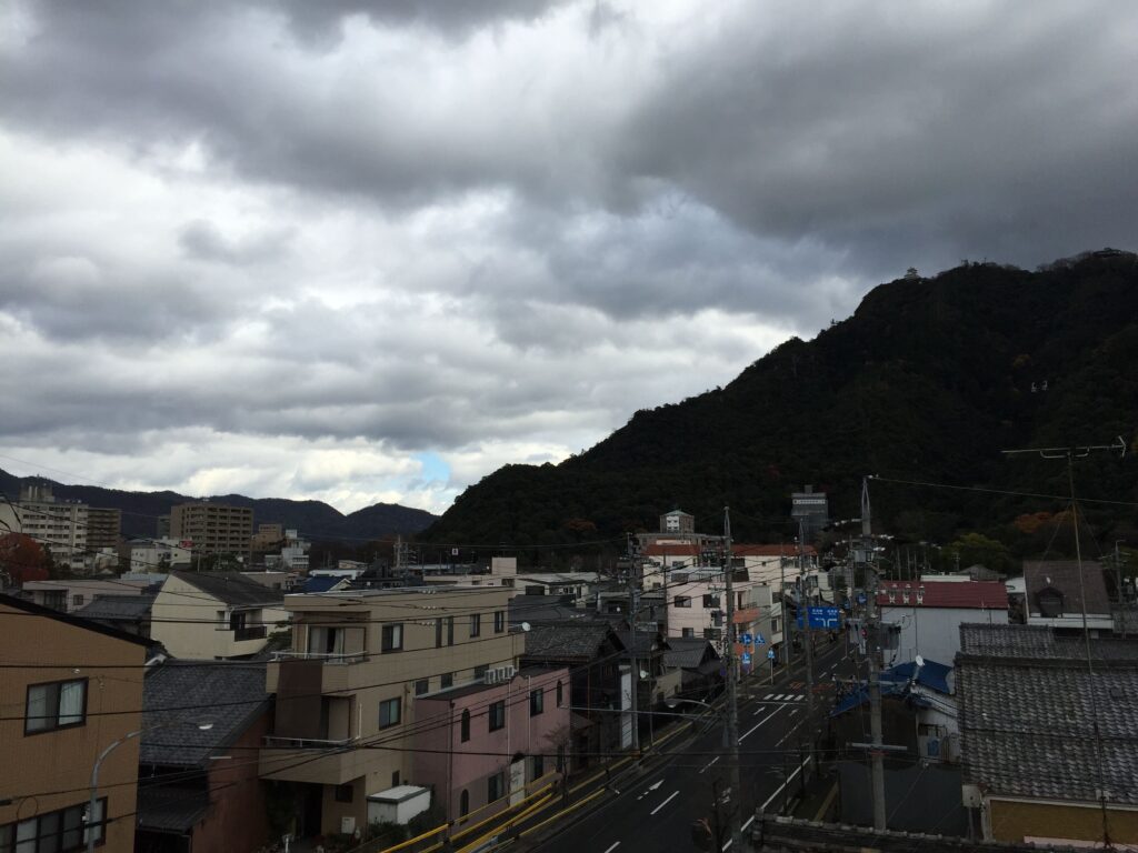 岐阜県岐阜市「東材木の家」鉄骨３階建　スキップフロア　狭小敷地　現場