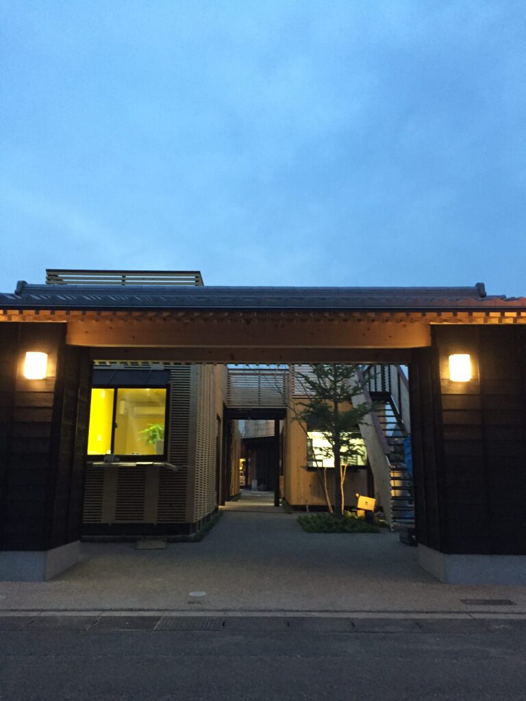 愛知県犬山市「犬山の森マルシェ」商業建築　コンテナ+鉄骨造　現場