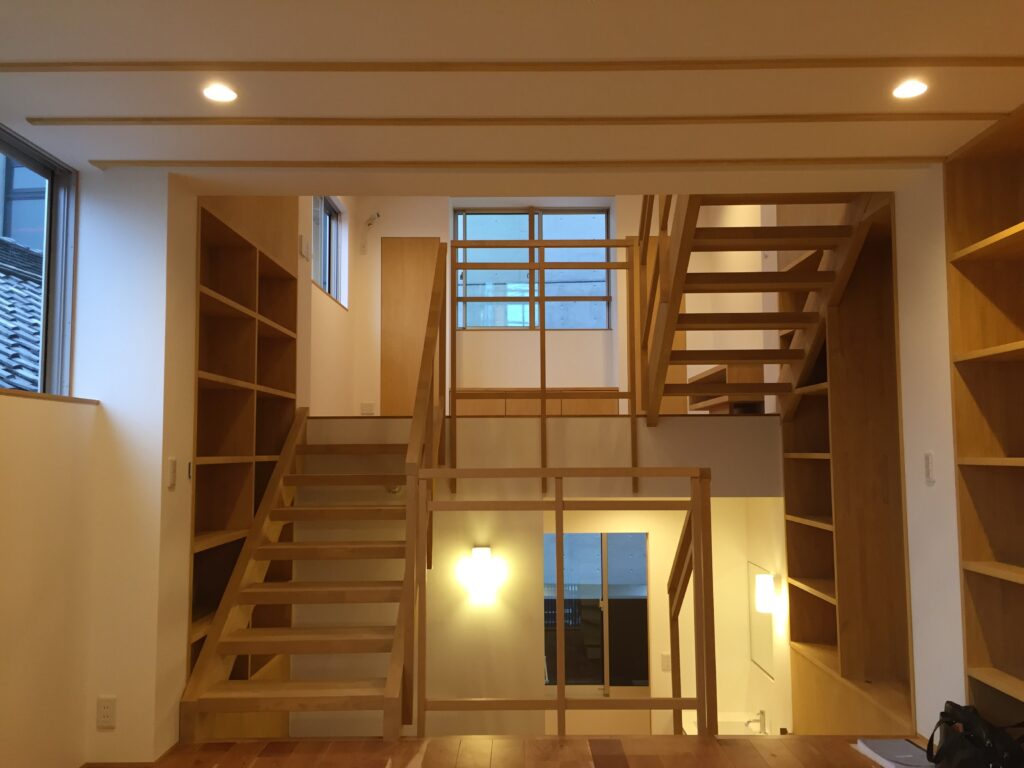 岐阜県岐阜市「東材木の家」鉄骨３階建　スキップフロア　狭小敷地　現場