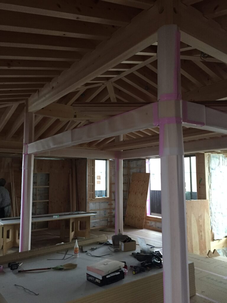 愛知県小牧市「桑原木材㈱モデルハウス」　木造2階建　現場