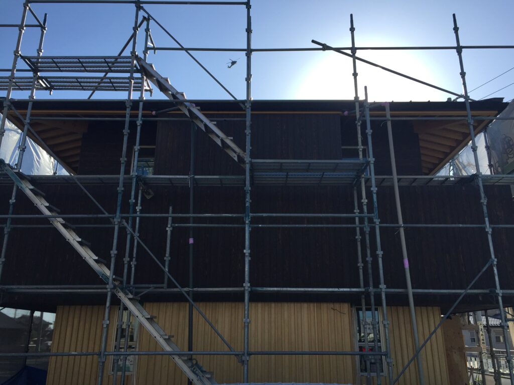 愛知県小牧市「桑原木材㈱モデルハウス」　木造2階建　現場