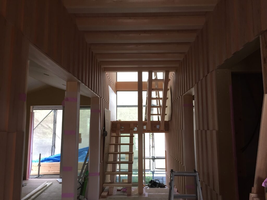 愛知県小牧市「桑原木材㈱モデルハウス」　木造2階建　現場