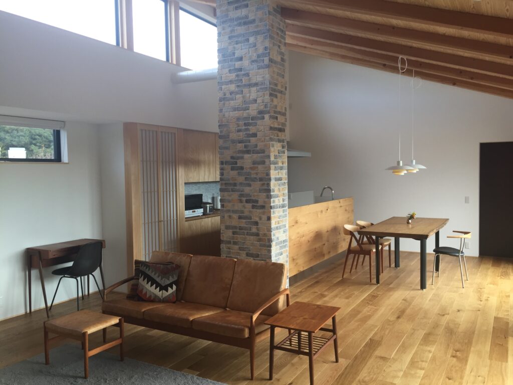 三重県桑名市「七和の家」　平屋　コートハウス　国産材　和モダン　北欧家具