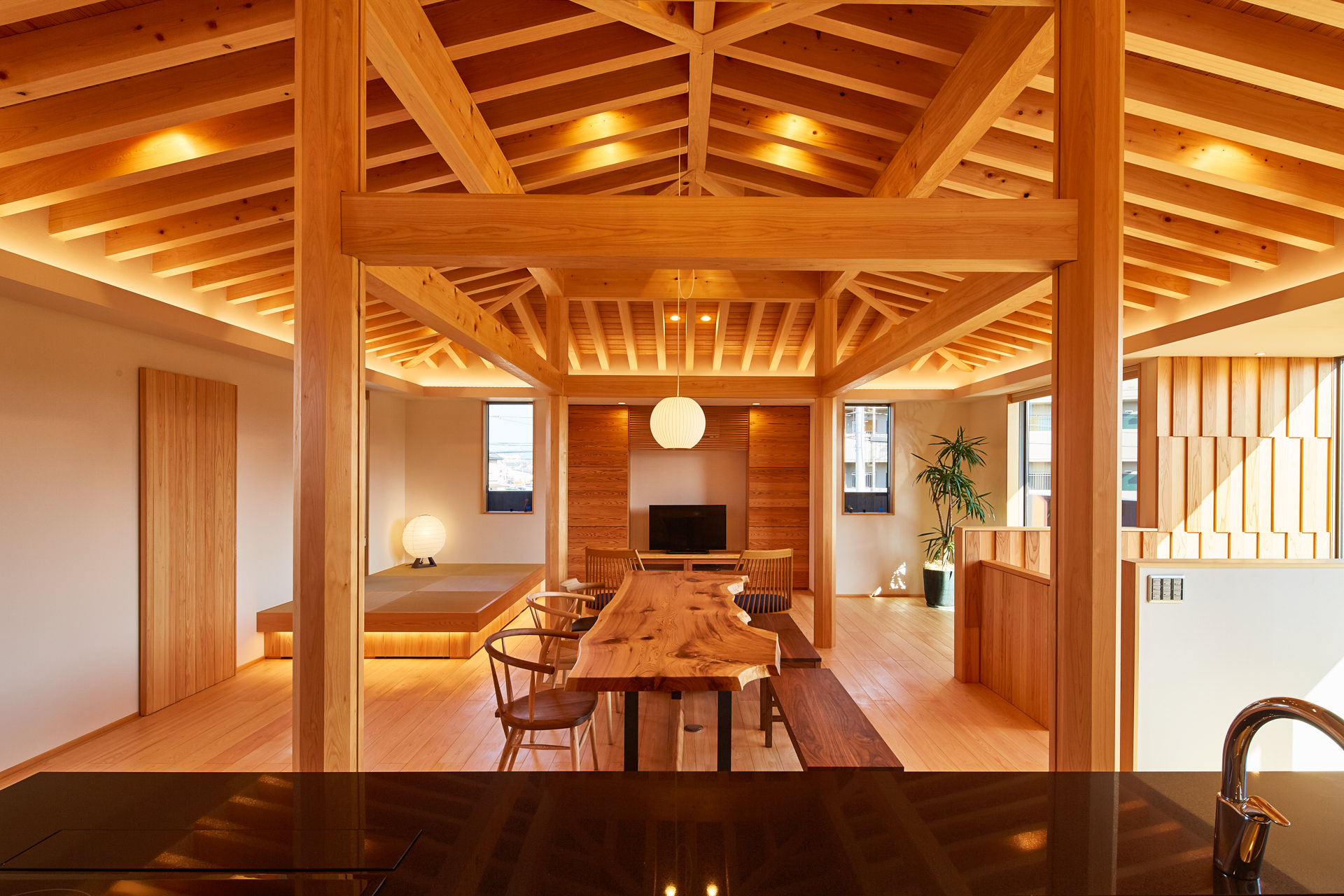 WEB建築サイトｈｏｍｉｆｙに「桑原木材の家」が掲載されました 　木造住宅のインパクト
