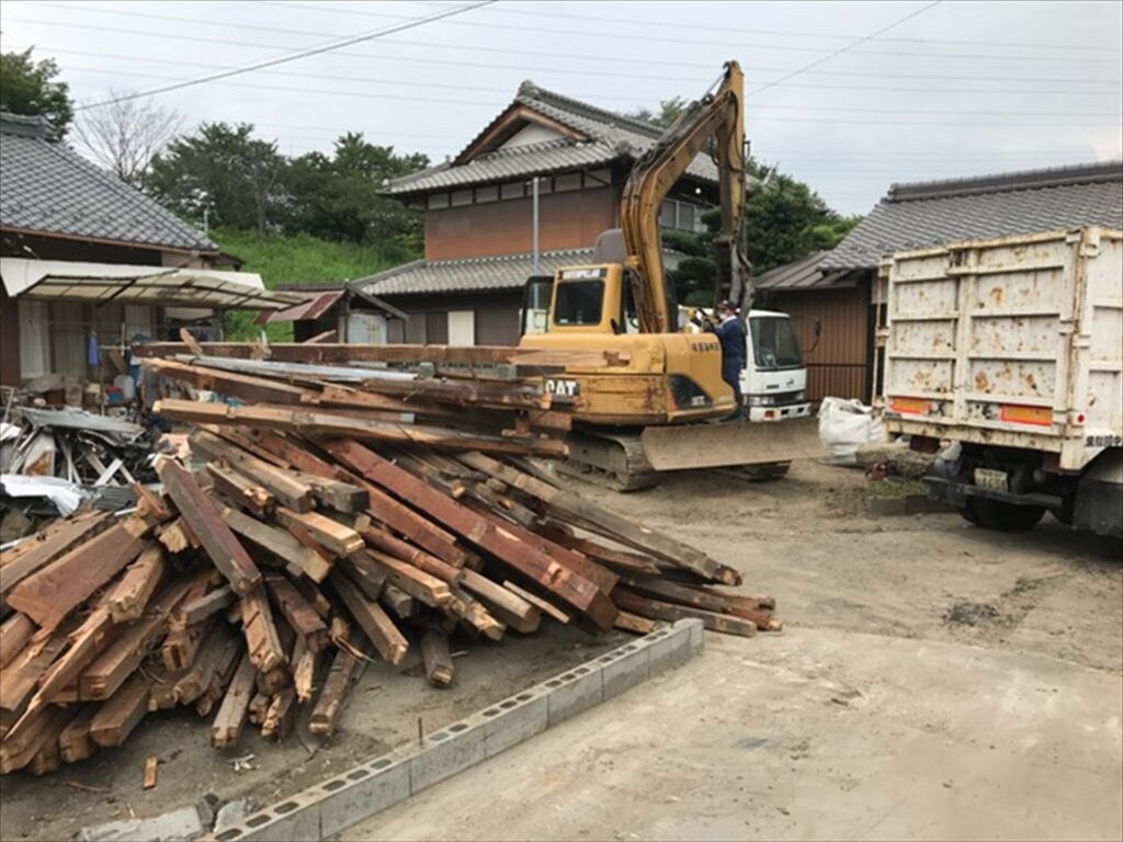 愛知県一宮市　「極楽寺の家」　木の家　解体工事中