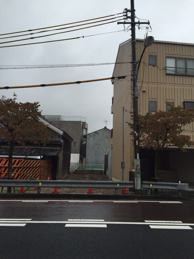 岐阜県岐阜市「東材木の家」鉄骨３階建　スキップフロア　狭小敷地　基礎工事