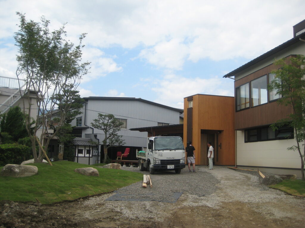 岐阜県養老町「下笠の家」木造２階建　２世帯 お引渡し