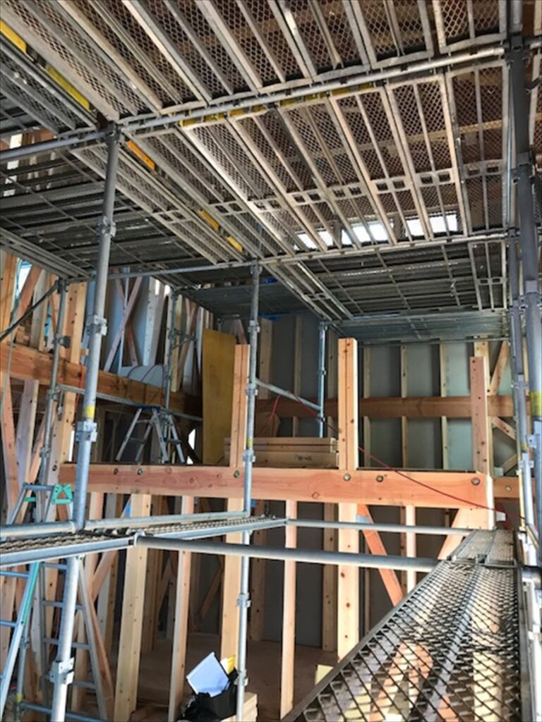 愛知県一宮市　「一宮のコートハウス」　木の家　現場