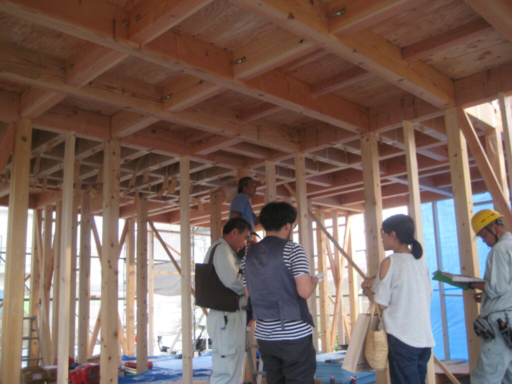 愛知県犬山市「つつじヶ丘の家」木造住宅2階建　2世帯+ヨガ教室　現場