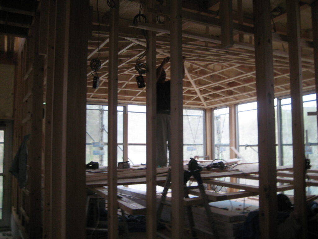 愛知県犬山市「つつじヶ丘の家」木造住宅2階建　2世帯+ヨガ教室　現場