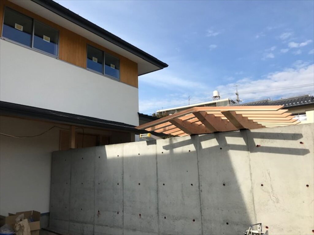 愛知県一宮市　「一宮のコートハウス」　木の家　現場