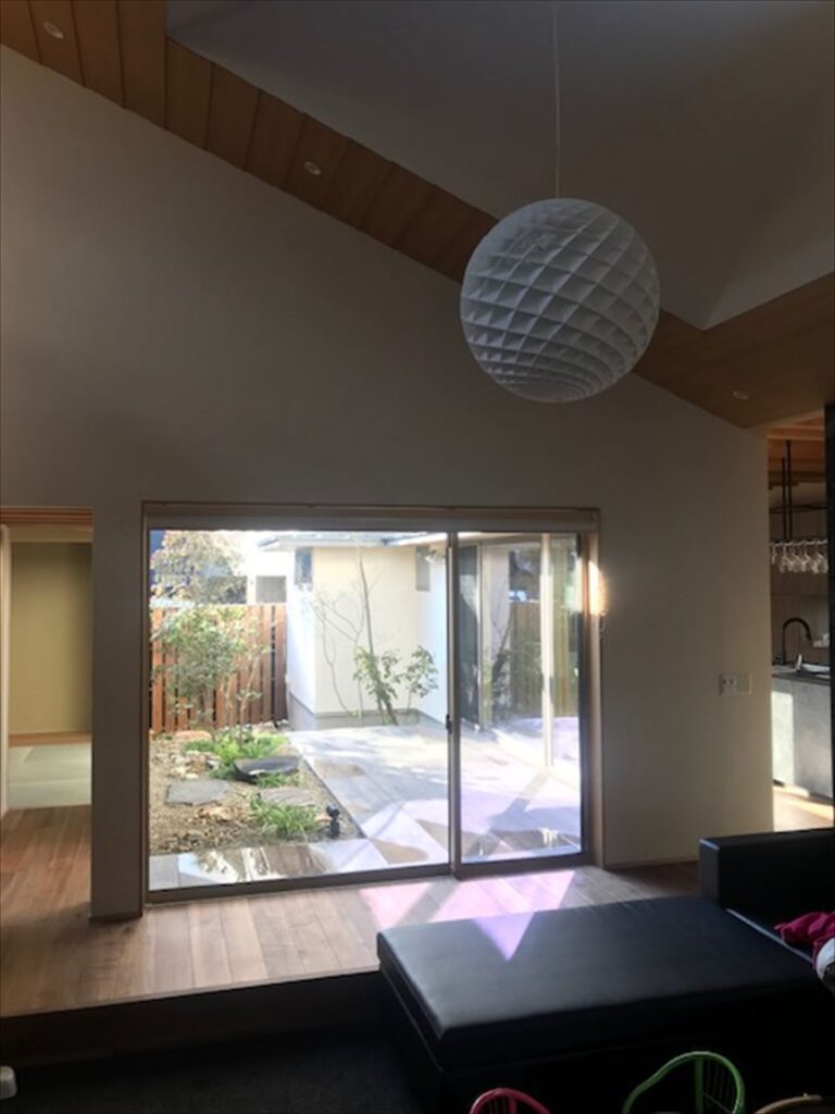 お宅訪問　「一宮のコートハウス」